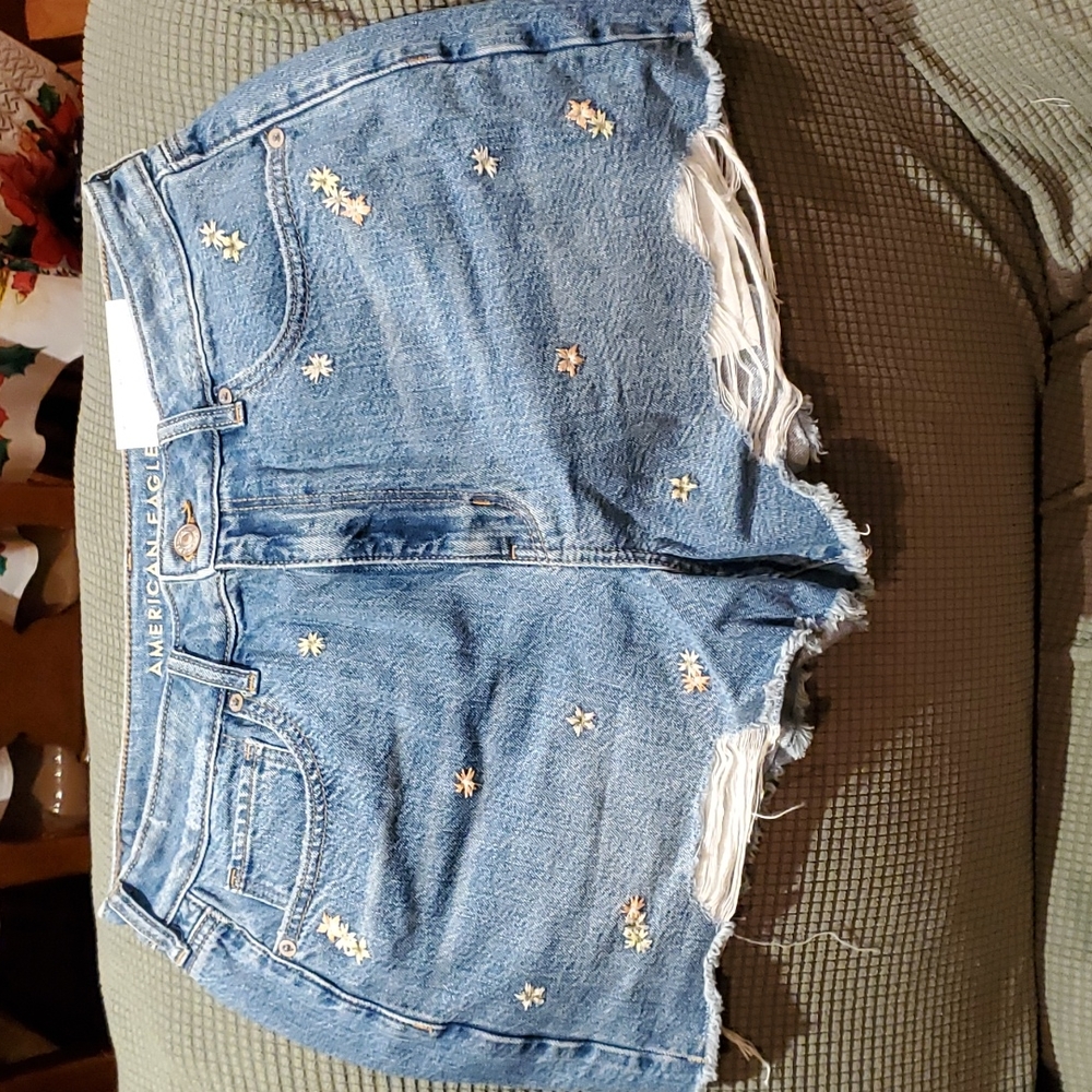 Mom Shorts with Daisies
